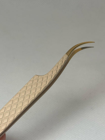 The J-Curve Tweezer – Precision Curve